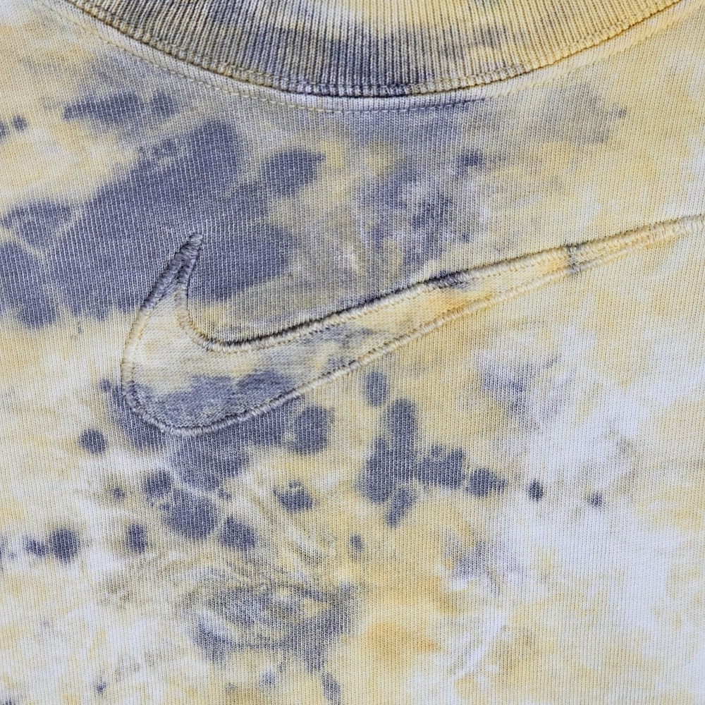 Nike T-Shirt Mens Large Yellow Tie Dye Sportswear Embroidered Swoosh Relaxed Fit - Picture 4 of 12